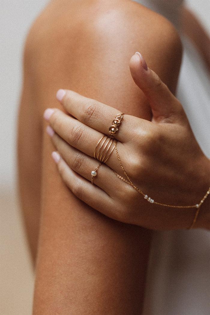 yay paris Théa hand jewel - Cultured pearls