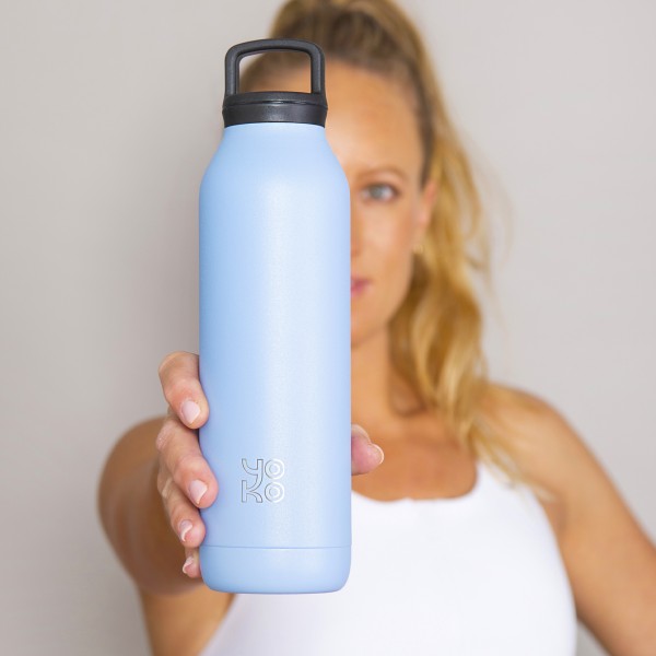Yoko Design Bouteille 500 Ml Isotherme Avec Infuseur Bleue