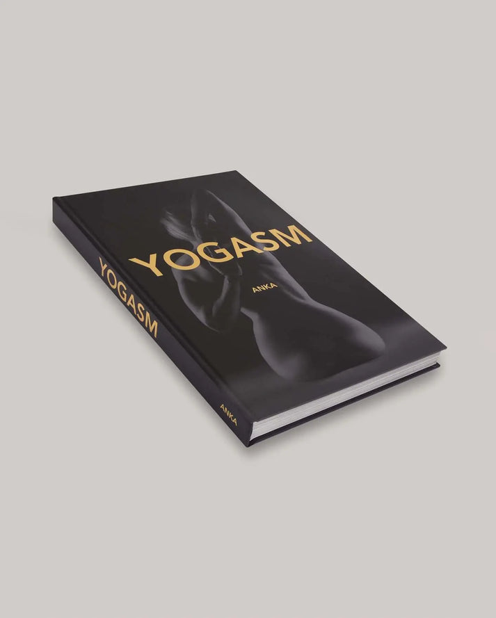 Yuj Paris Livre D'art YOGASM Par Anka D'après L'idée D'Hélène - YUJ Paris