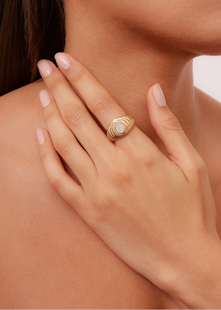 Yvonne Léon Bague Mini Berlingot Poire Diamants Or Jaune