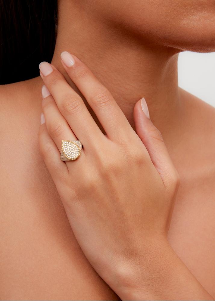 Yvonne Léon Chevalière Poire Full Diamants Or Jaune