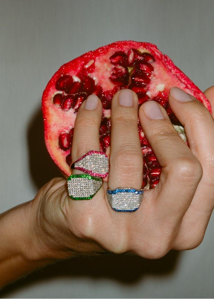 Yvonne Léon Chevalière Princesse Diamants Tsavorites Or Jaune