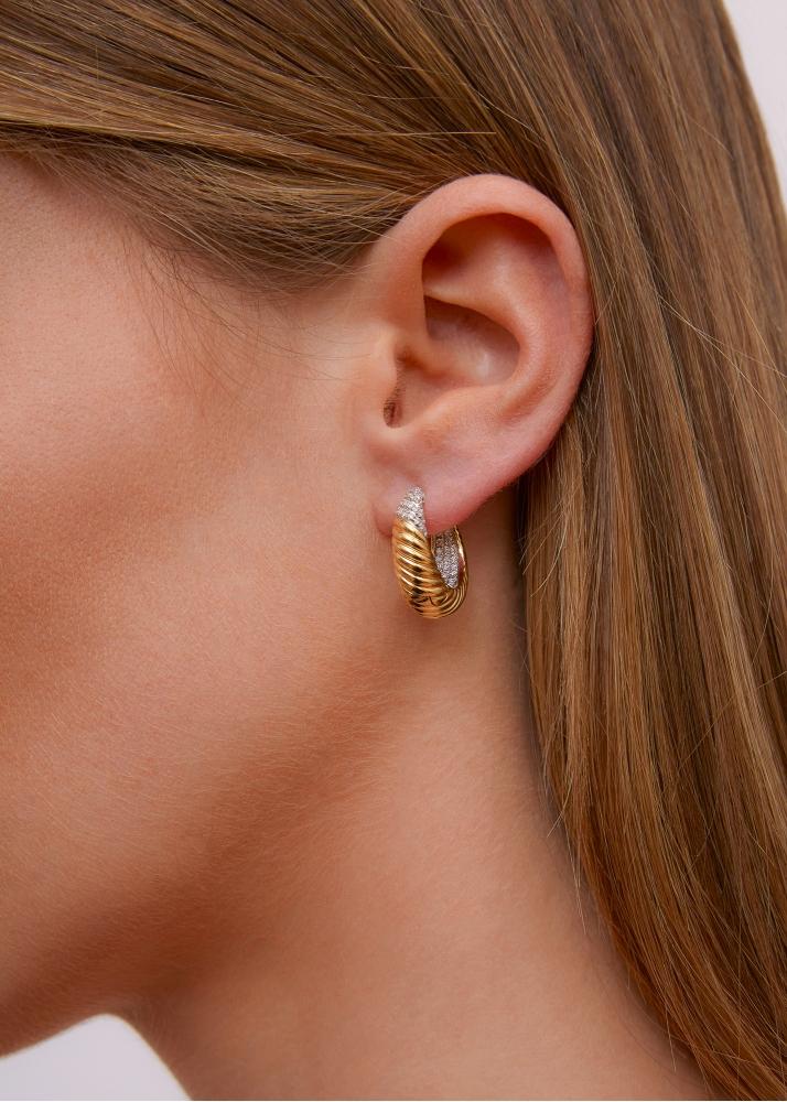 Yvonne Léon Paire De Créoles Godrons Diamants Or Jaune