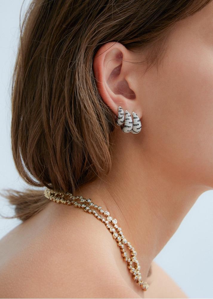 Yvonne Léon Paire De Créoles Zèbre Diamants Pm Or Blanc