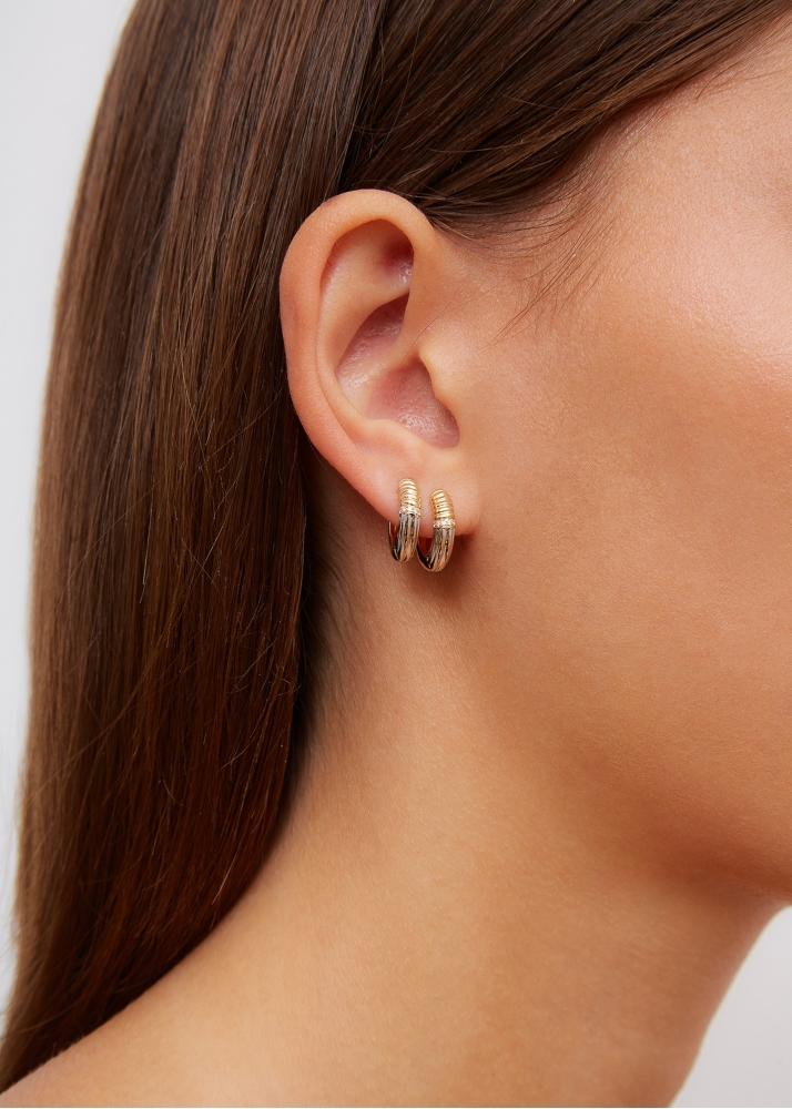 Yvonne Léon Paire De Mini Créoles Berlingot Vague 2 Ors