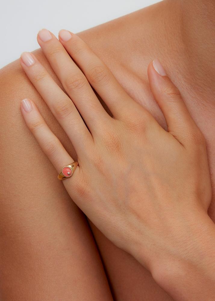 Yvonne Léon Baby Chevalière Ovale Corail Or Jaune