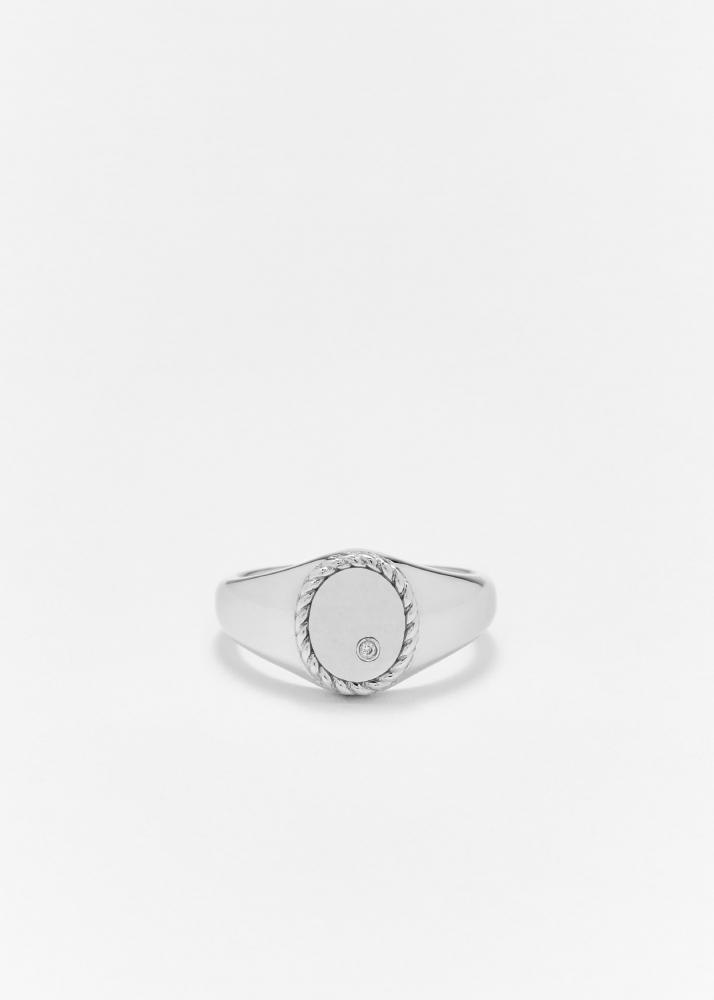 yvonne léon baby chevalière ovale or blanc