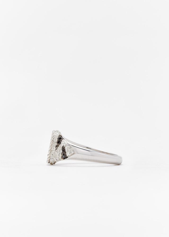 Yvonne Léon Baby Chevalière Ovale Zèbre Or Blanc