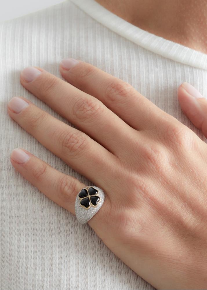 Yvonne Léon Bague Dôme Trèfle Onyx Or Blanc