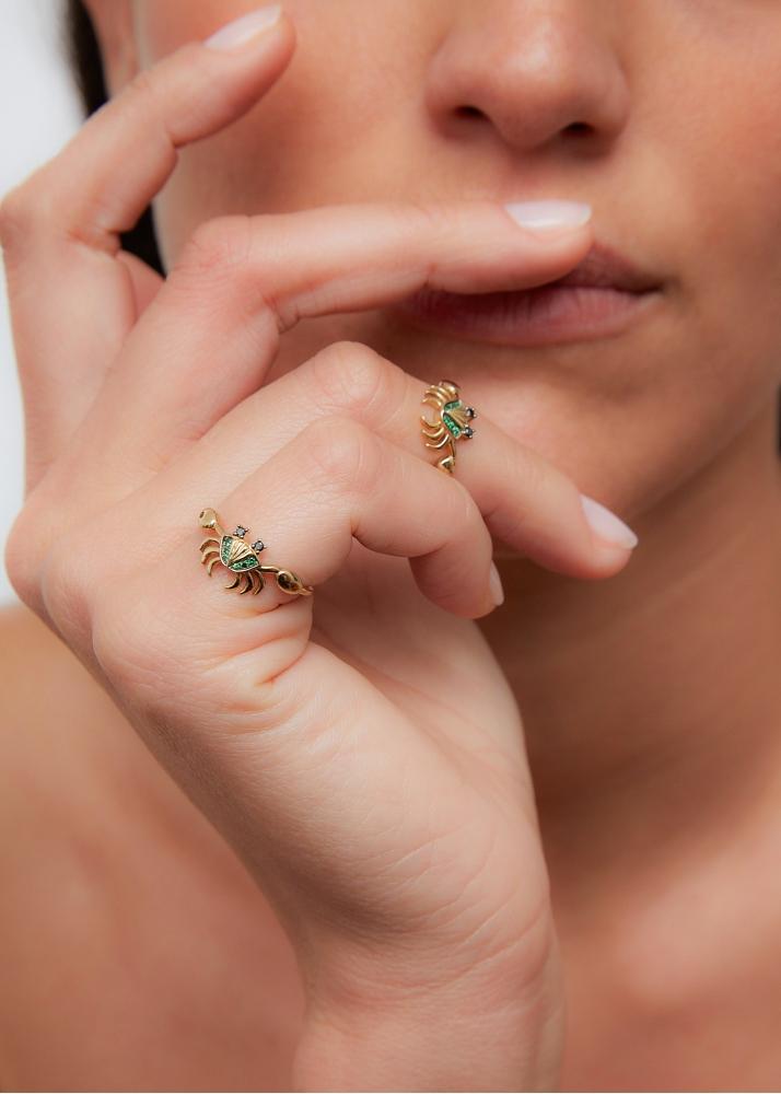 Yvonne Léon Bague Mini Crabe Tsavorites Or Jaune