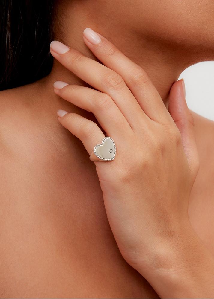 Yvonne Léon Chevalière Coeur Gold Or Blanc