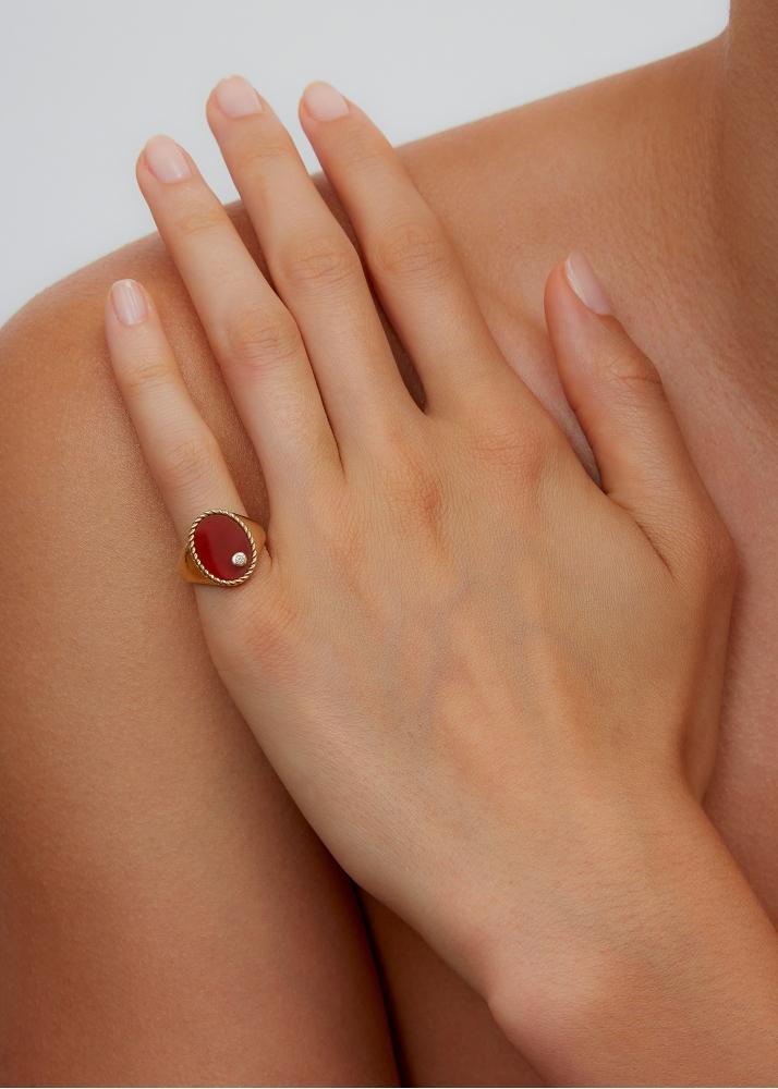 Yvonne Léon Chevalière Ovale Agate Rouge Or Jaune