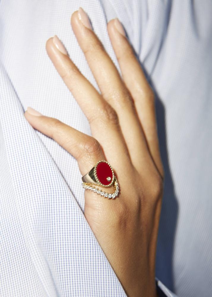 Yvonne Léon Chevalière Ovale Agate Rouge Or Jaune