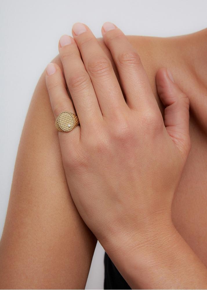 Yvonne Léon Chevalière Ovale Cannage Or Jaune