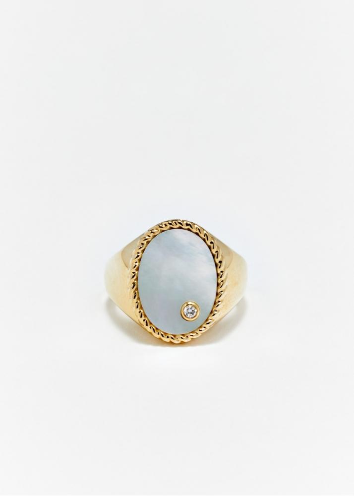 yvonne léon chevalière ovale nacre or jaune