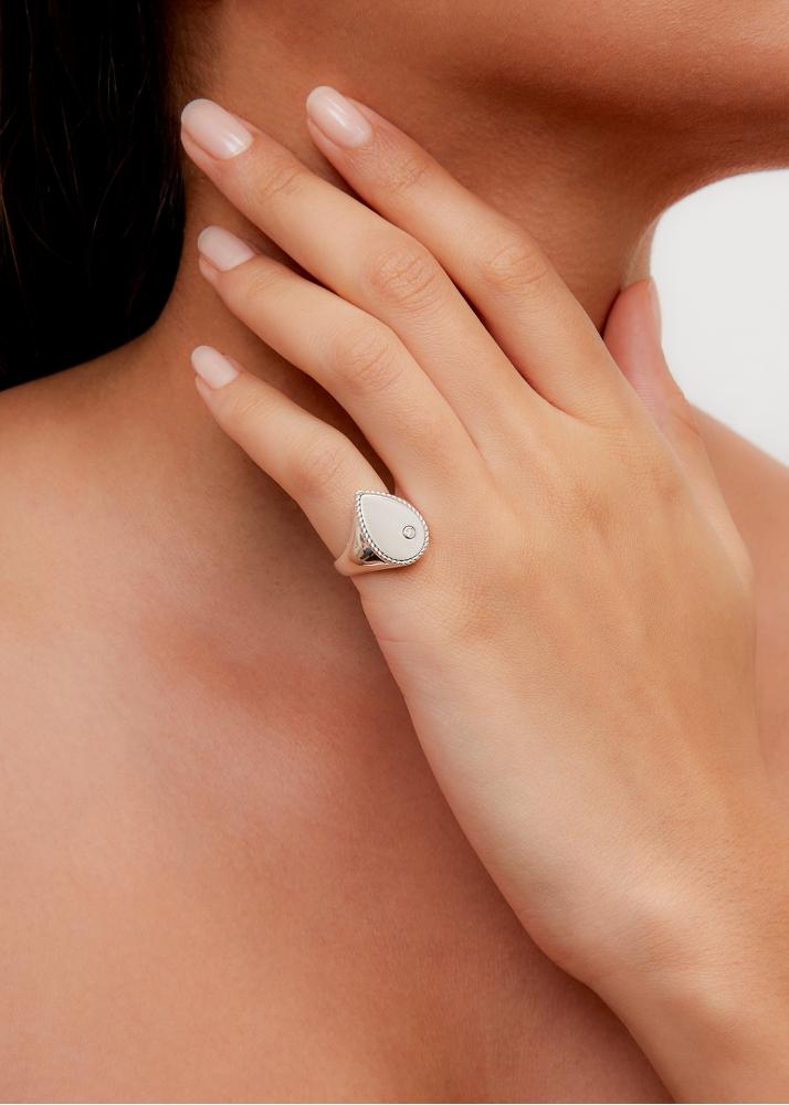 Yvonne Léon Chevalière Poire Gold Or Blanc