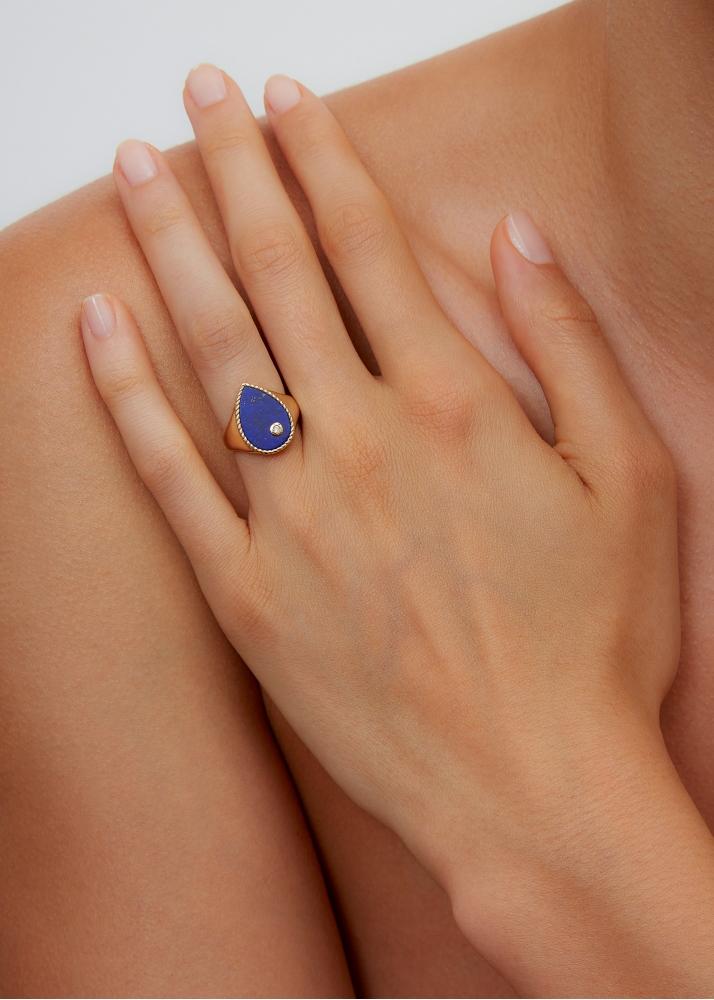 Yvonne Léon Chevalière Poire Lapis Lazuli Or Jaune