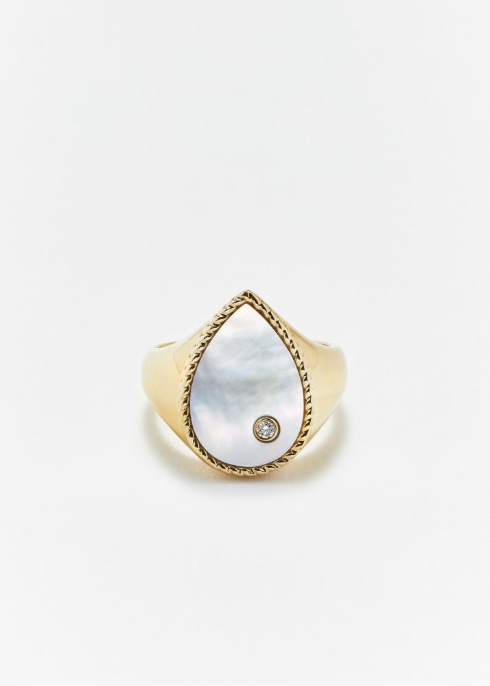 yvonne léon chevalière poire nacre or jaune