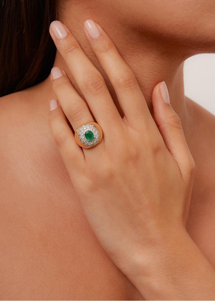 Yvonne Léon Chevalière Pompadour Emeraude Or Jaune