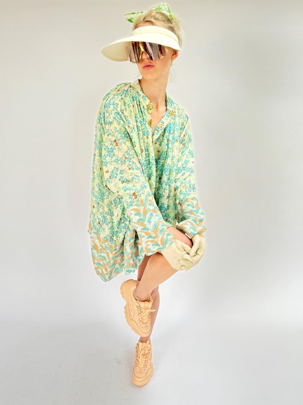 yvonne sporre Priest Mini