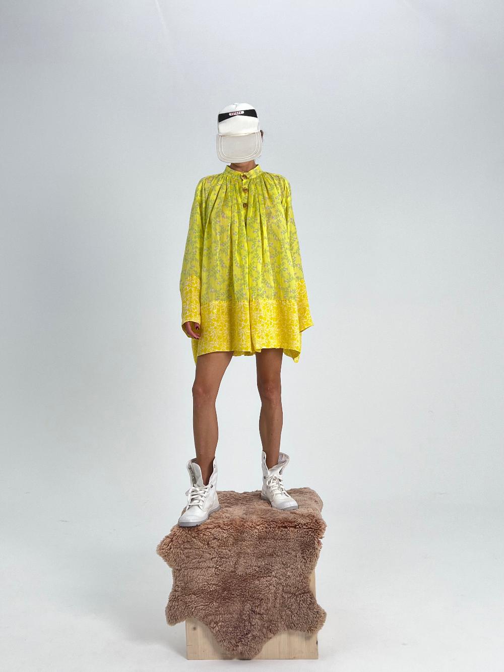 yvonne sporre Priest Mini