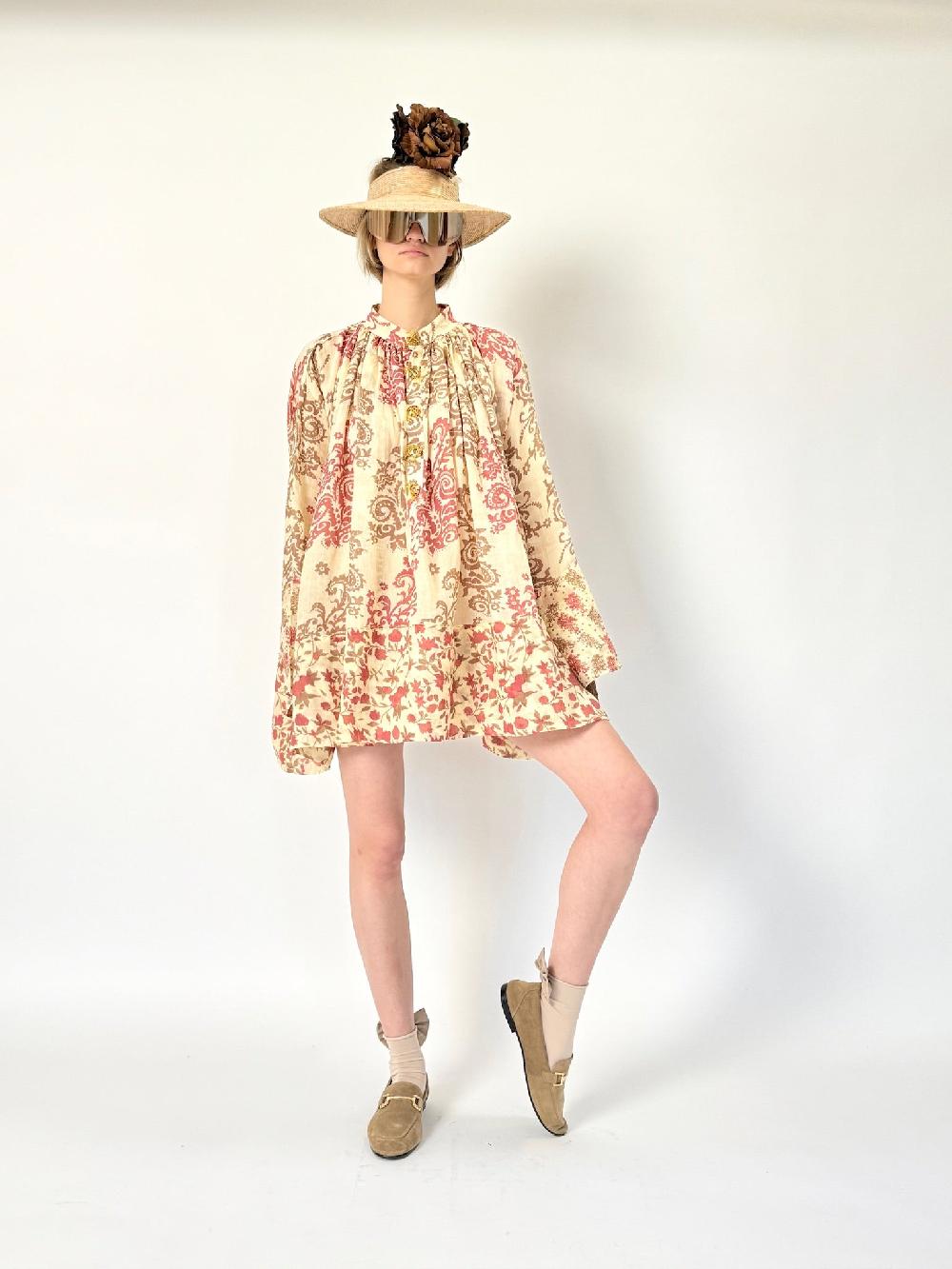 yvonne sporre Priest Mini