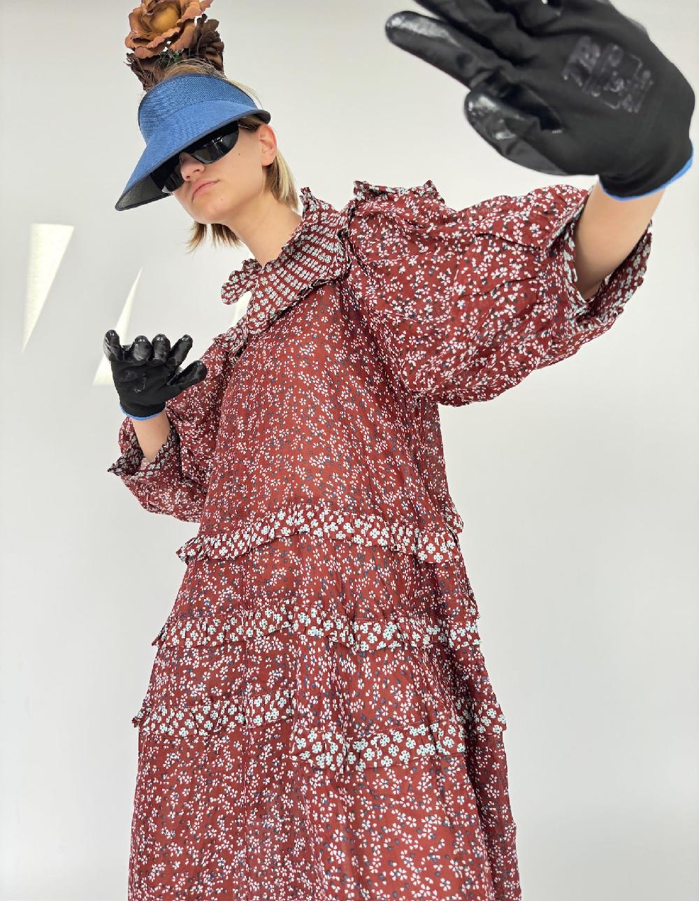 yvonne sporre Queen Victoria dress