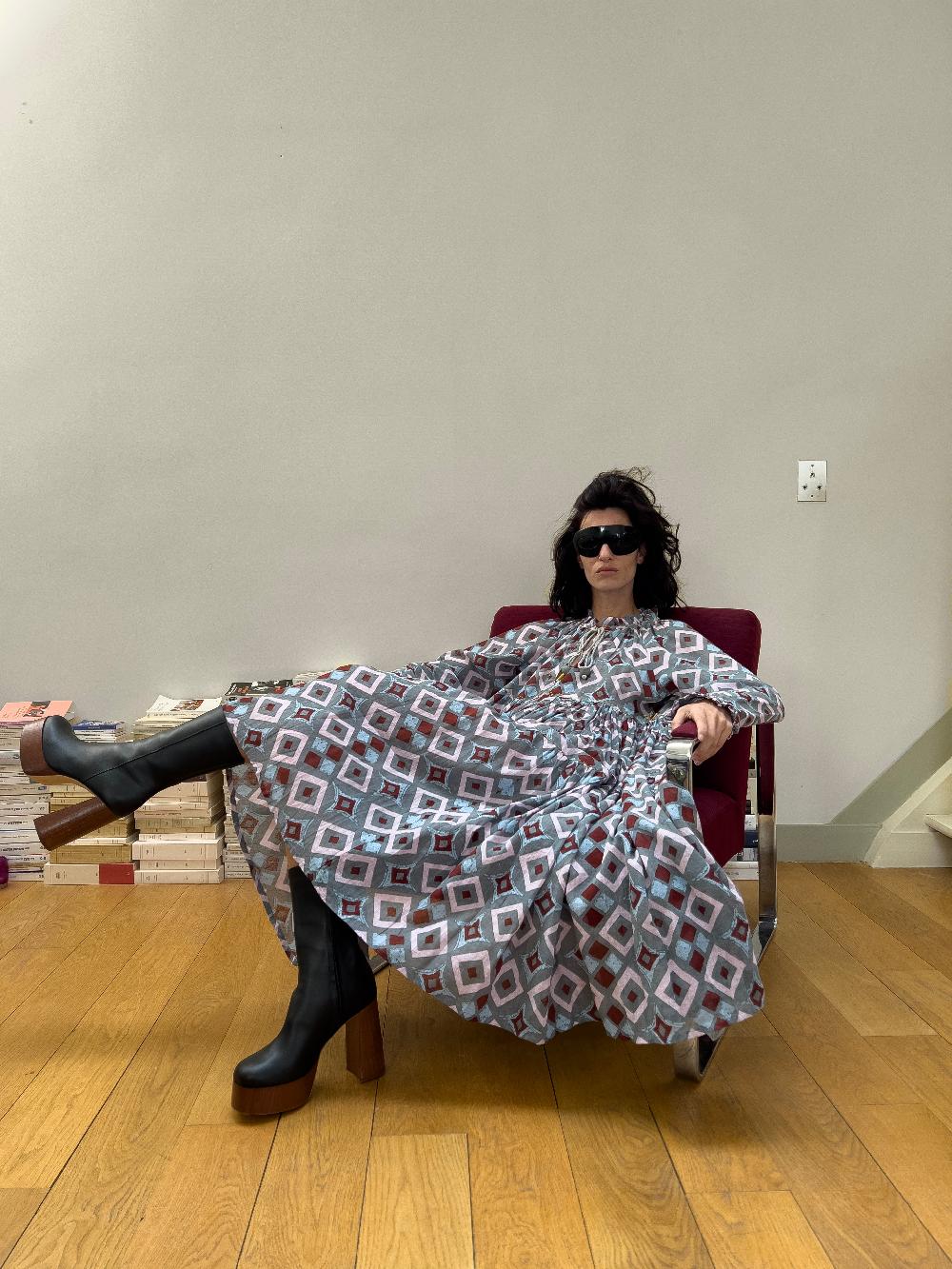 yvonne sporre Short to Knee