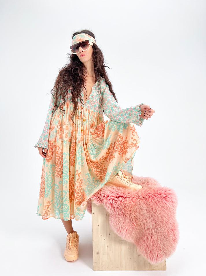 Yvonne Sporre Short To Knee